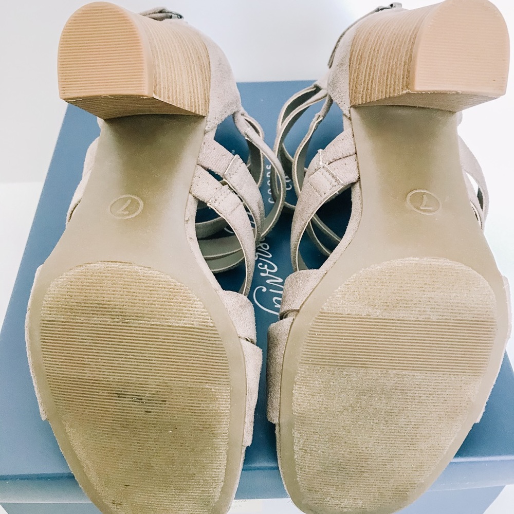 Universal Thread heels - Picture 5 of 5